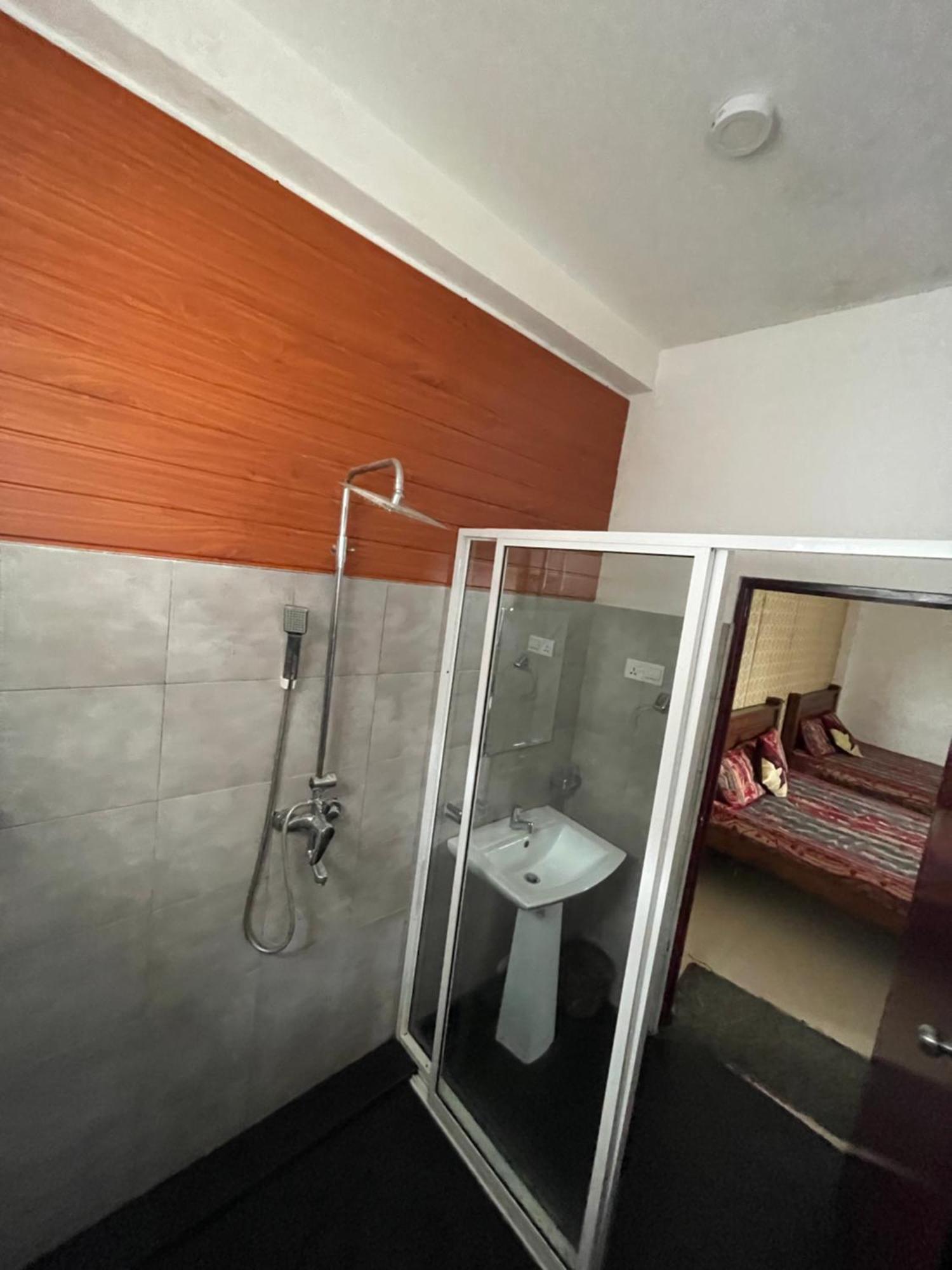 Airport Transit Kings Hotel Katunayaka Екстериор снимка
