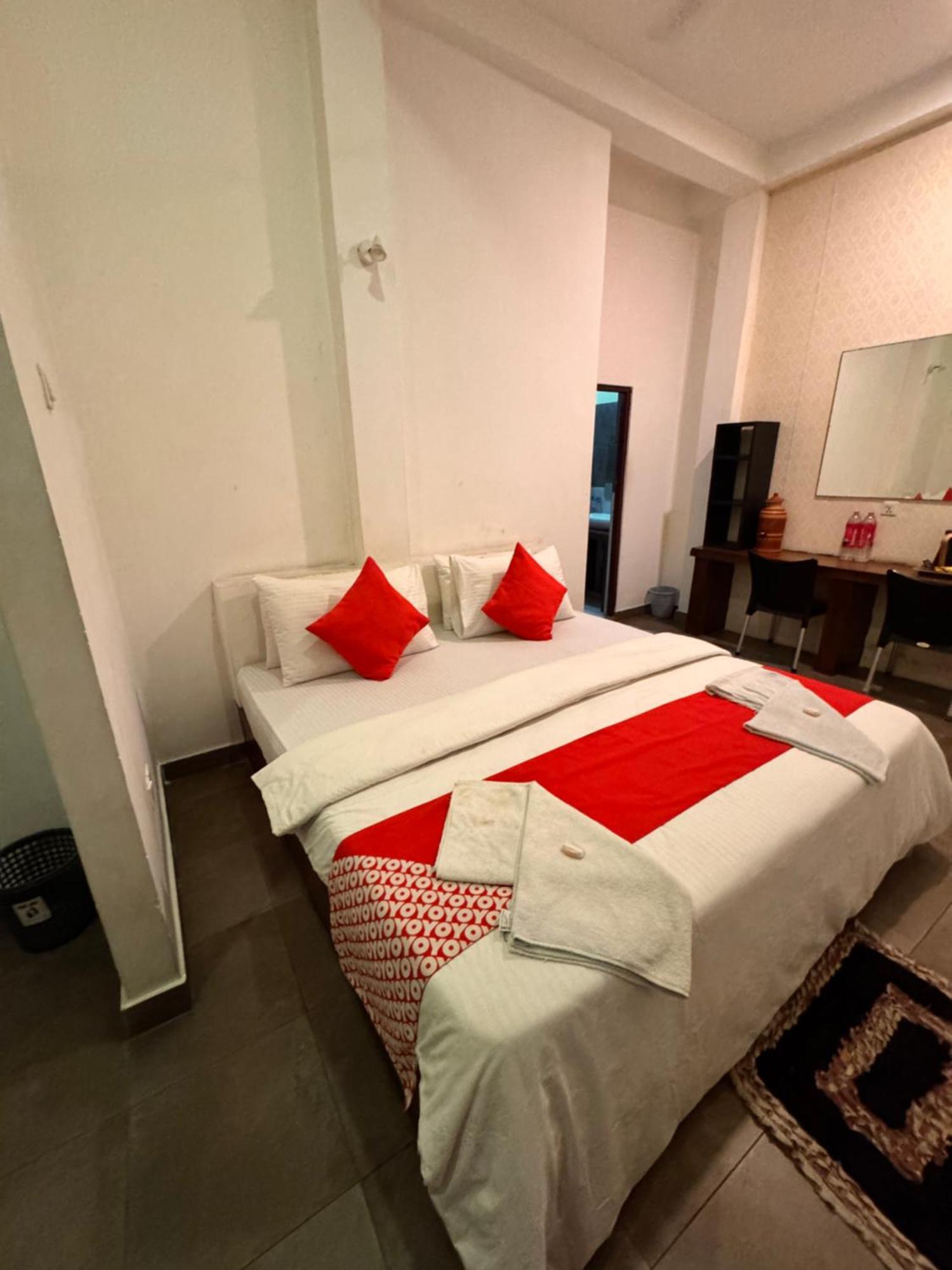 Airport Transit Kings Hotel Katunayaka Екстериор снимка