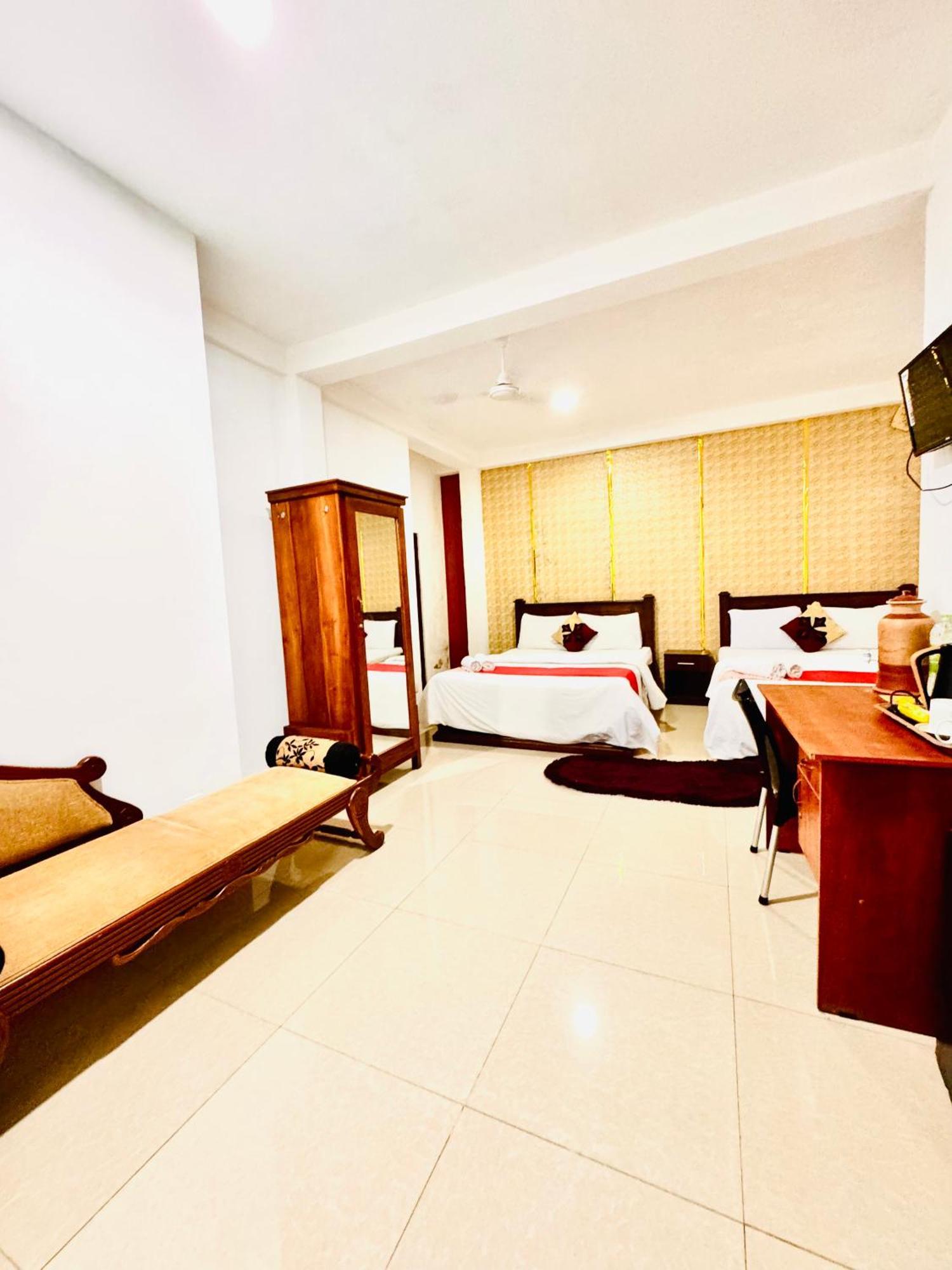 Airport Transit Kings Hotel Katunayaka Екстериор снимка