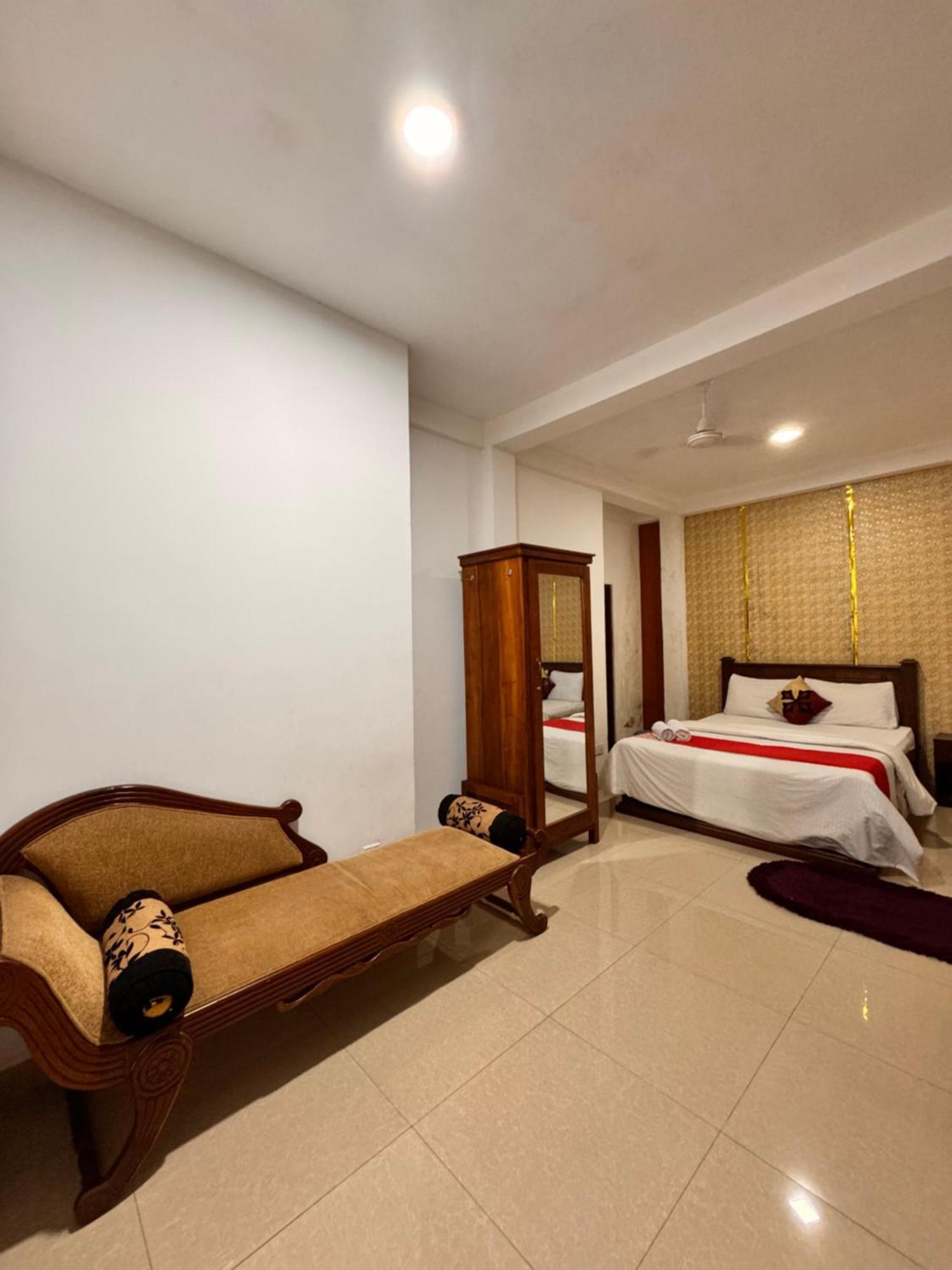 Airport Transit Kings Hotel Katunayaka Екстериор снимка