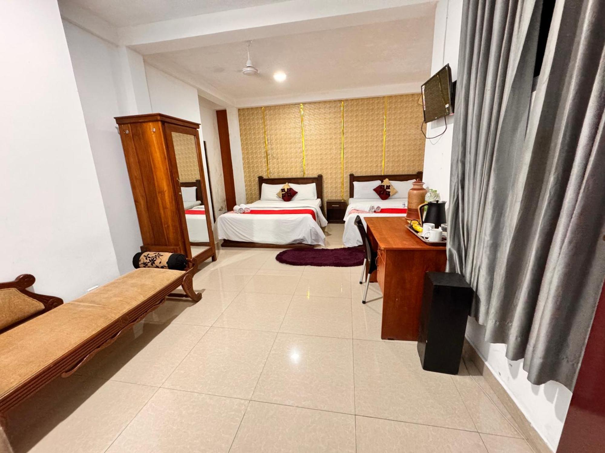 Airport Transit Kings Hotel Katunayaka Екстериор снимка