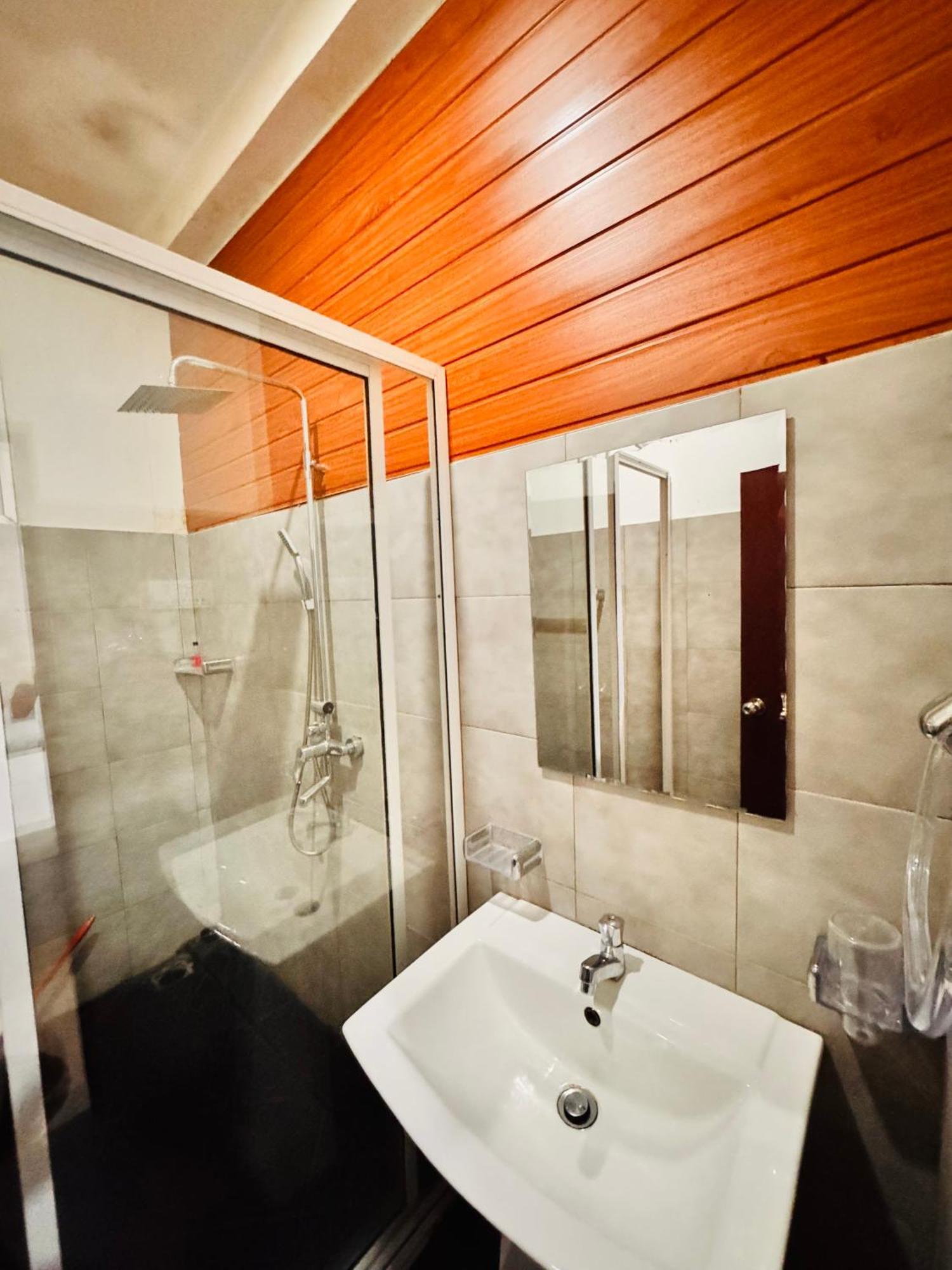 Airport Transit Kings Hotel Katunayaka Екстериор снимка